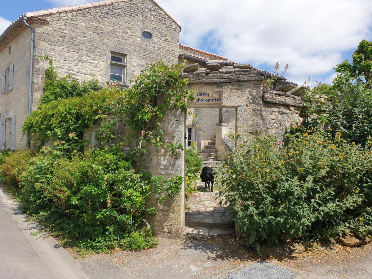 Tusson Chambres D'Hotes Charente Exterior foto