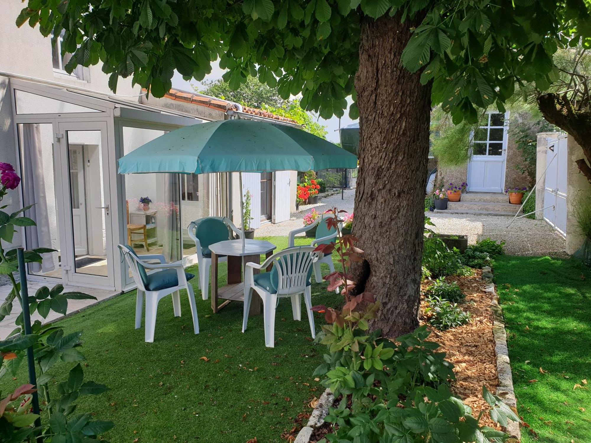 Tusson Chambres D'Hotes Charente Exterior foto
