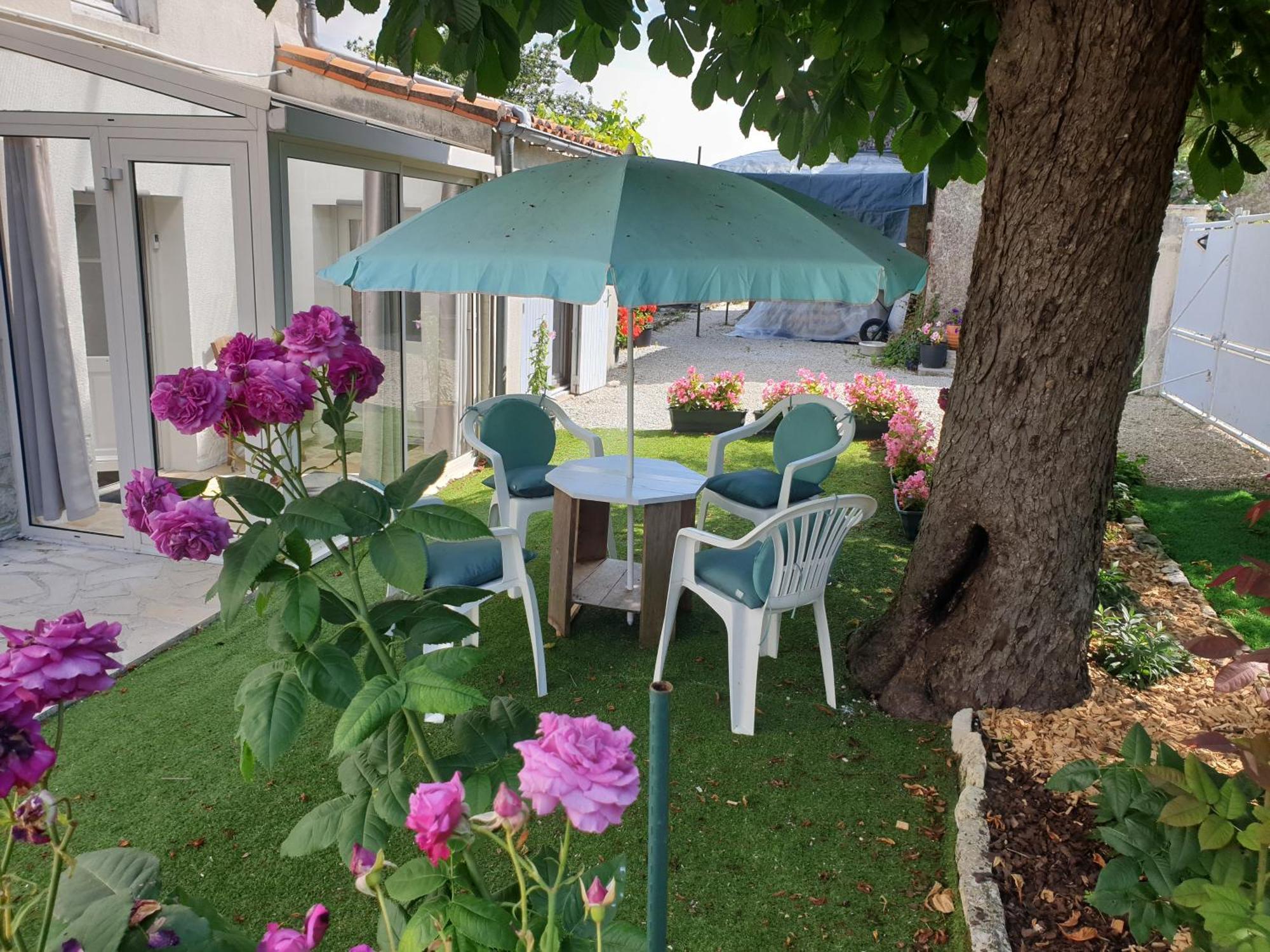 Tusson Chambres D'Hotes Charente Exterior foto